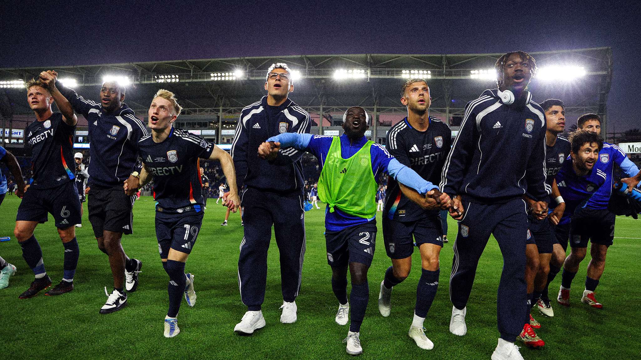 此次体育场 此次体育场